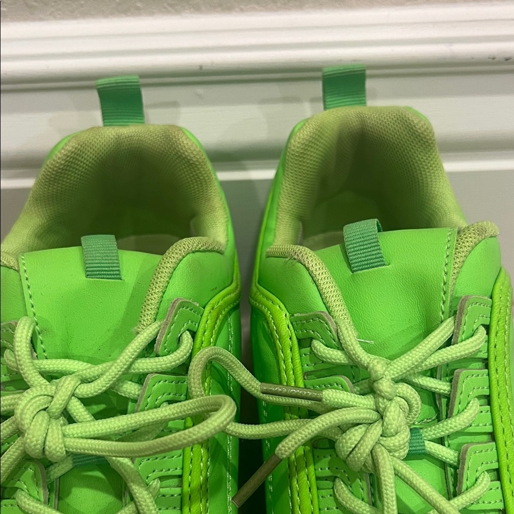 Dynamic Realness Green Platform Sneakers - Picture 8 of 8